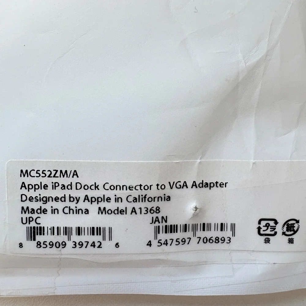 Apple MC552ZM/A iPad Dock Connector to VGA Adapter